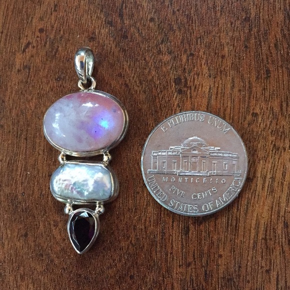 Gorgeous Moonstone Pendant - Picture 2 of 3